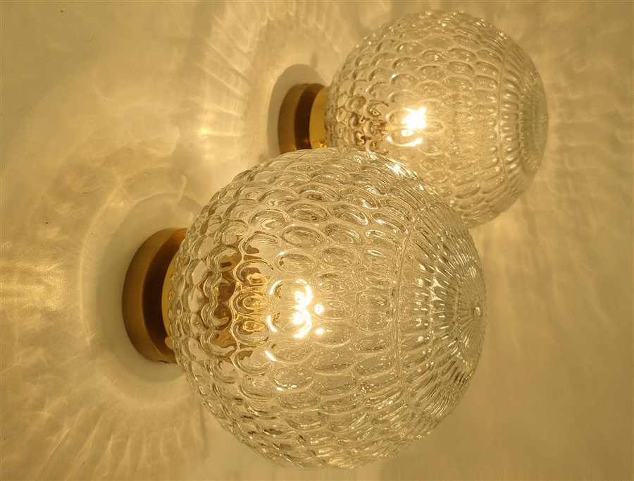 Paire de luminaires vintage (appliques, plafonniers ou suspensions)
