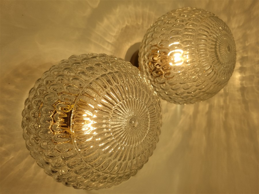 Paire de luminaires vintage (appliques, plafonniers ou suspensions)