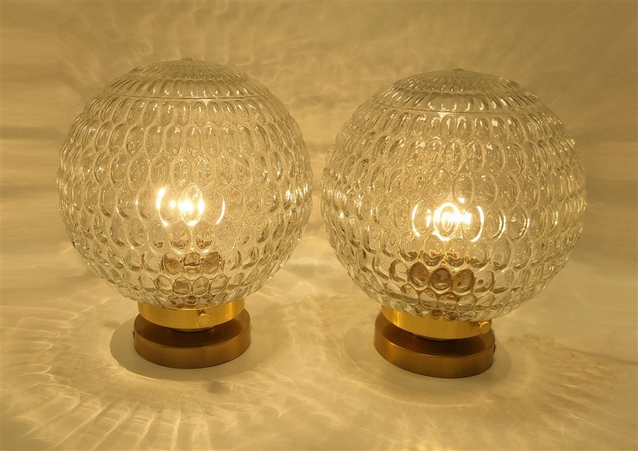 Paire de luminaires vintage (appliques, plafonniers ou suspensions)