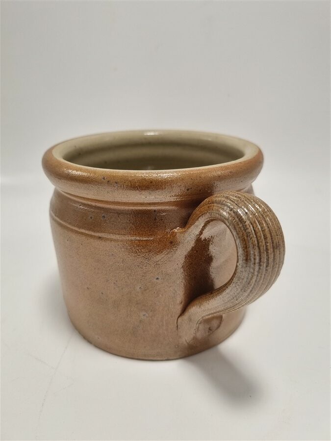 Ancien pot en gres