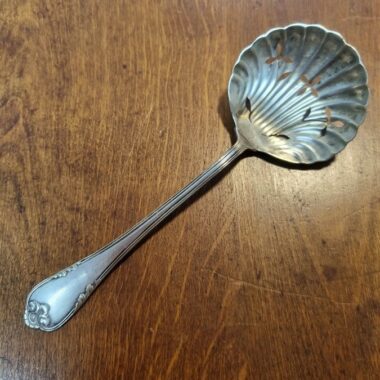 ancienne cuillere saupoudreuse