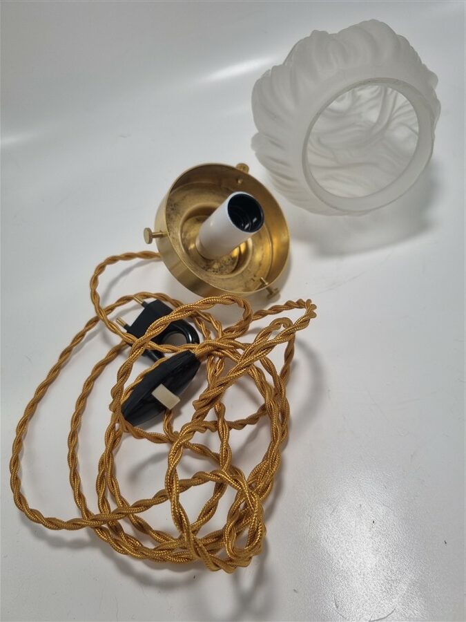 baladeuse globe vintage en forme de flamme