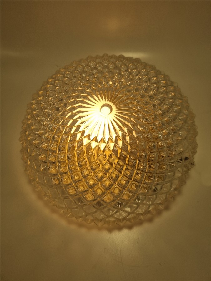 plafonnier vintage au relief en pointes