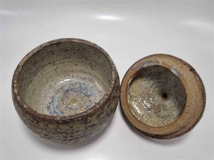 pot en gres pyrite signe yvonne seyve