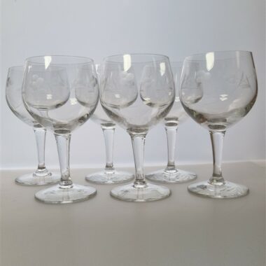 Serie de 6 verres a pied au decor floral cisele