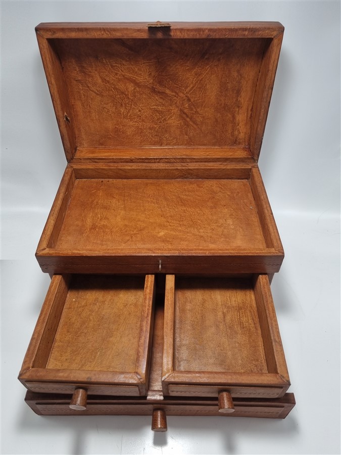 Coffret en cuir