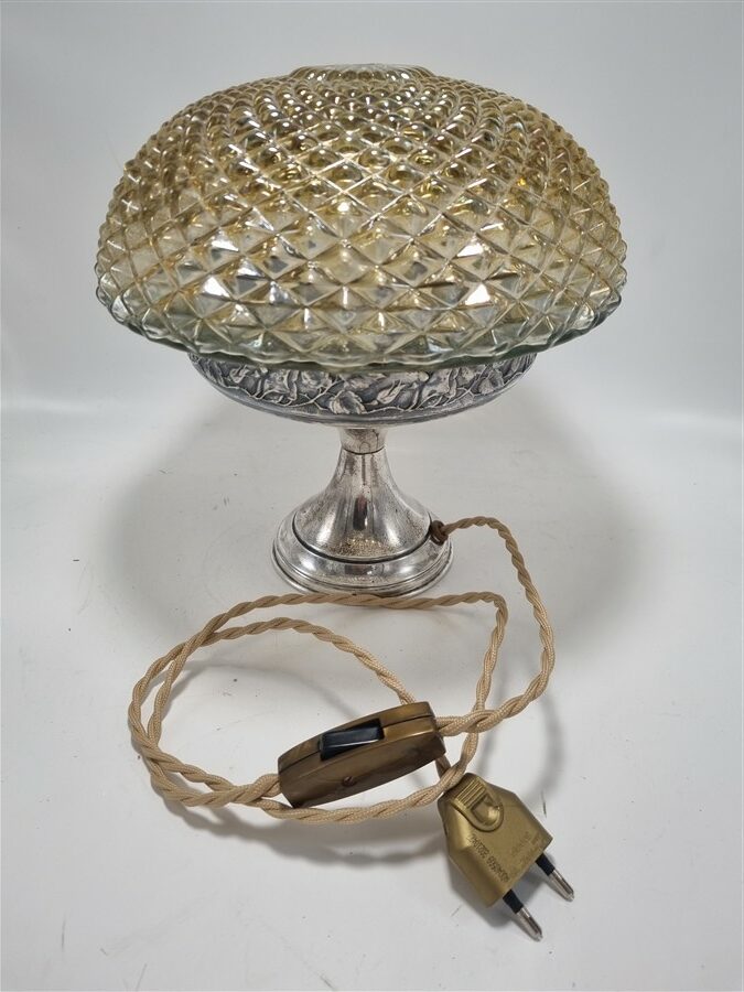 lampe de style art nouveau