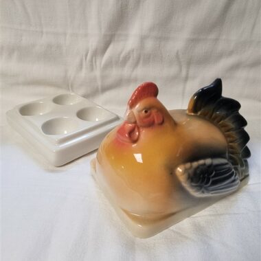 Œufrier en forme de poule