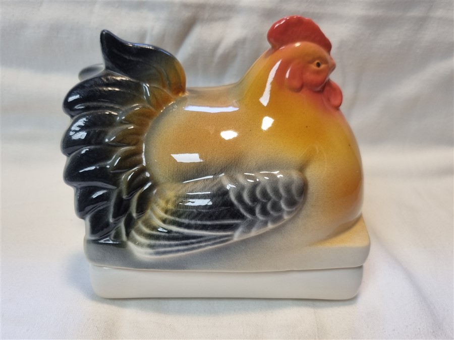 Œufrier en forme de poule
