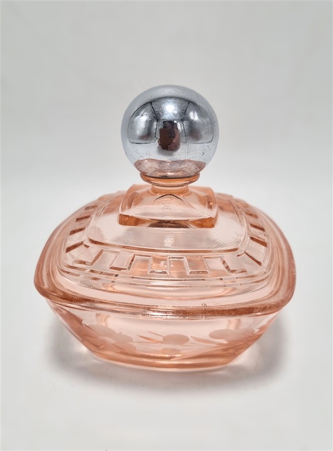 Boîte vintage en verre rose