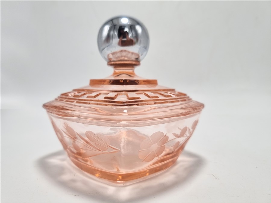 Boîte vintage en verre rose