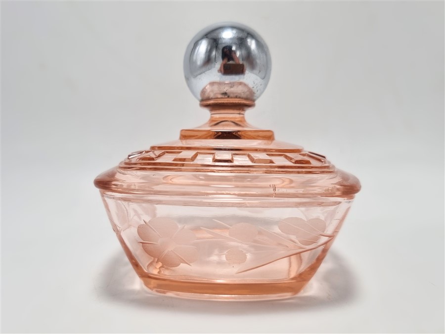 Boîte vintage en verre rose