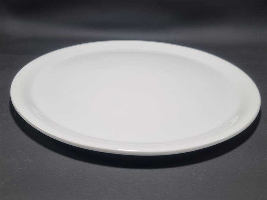 plat rond de presentation en porcelaine