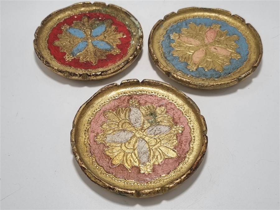 trio de dessous de bouteilles florentins