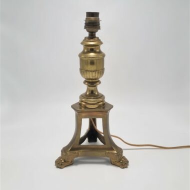 Ancien pied de lampe pattes de lion