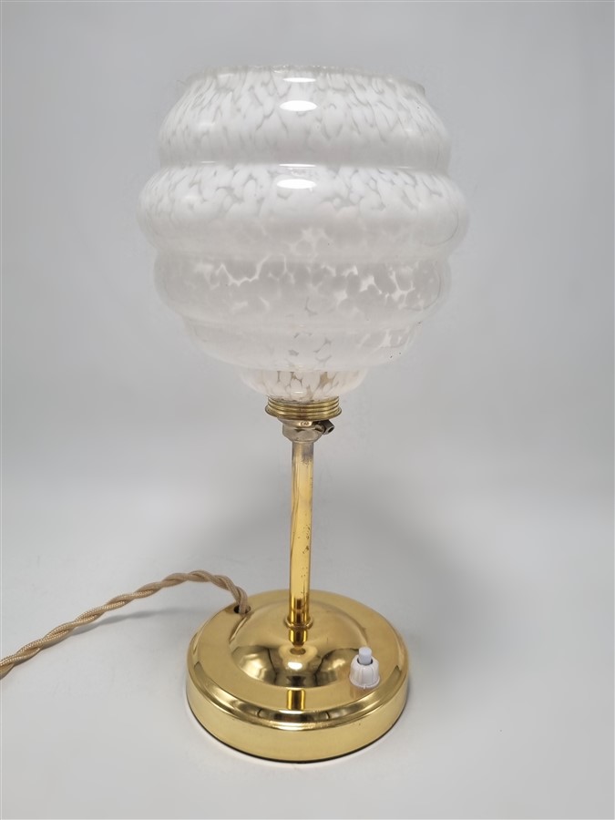Lampe globe en verre mouchete