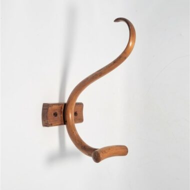 Ancienne patere en bois courbe