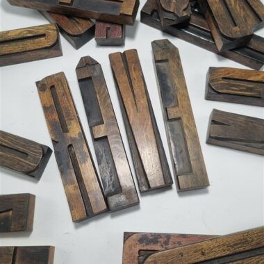 Lettres d'imprimerie en bois