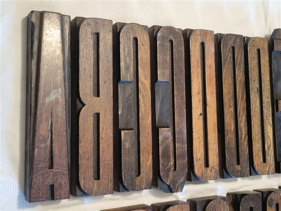 Lettres d'imprimerie en bois