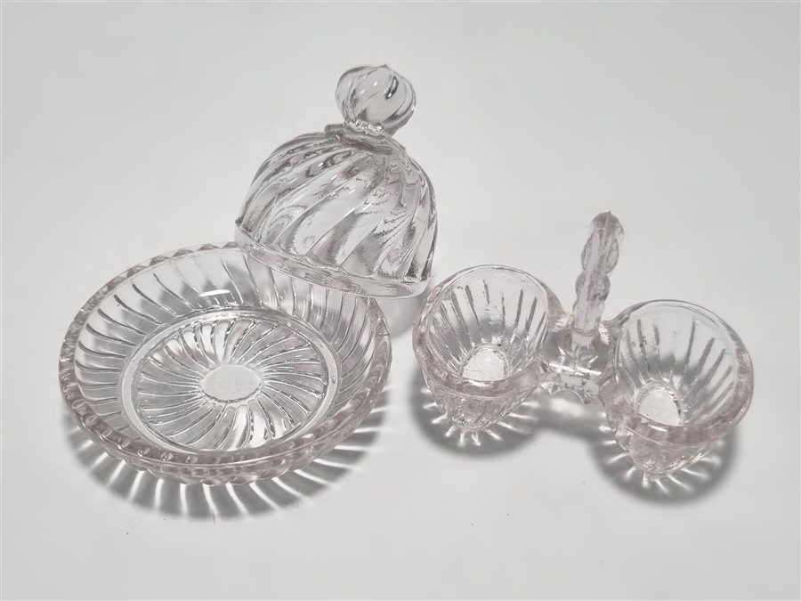 Saleron et cloche miniature