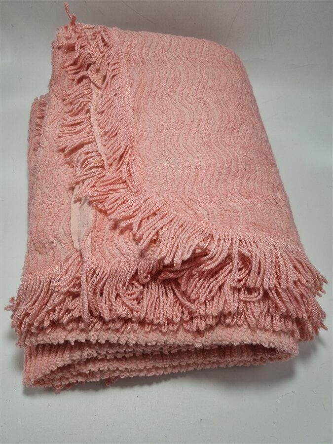 Plaid ou couvre-lit chenille vintage rose