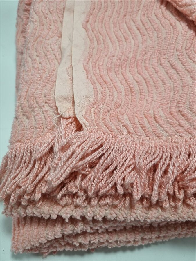 Plaid ou couvre-lit chenille vintage rose