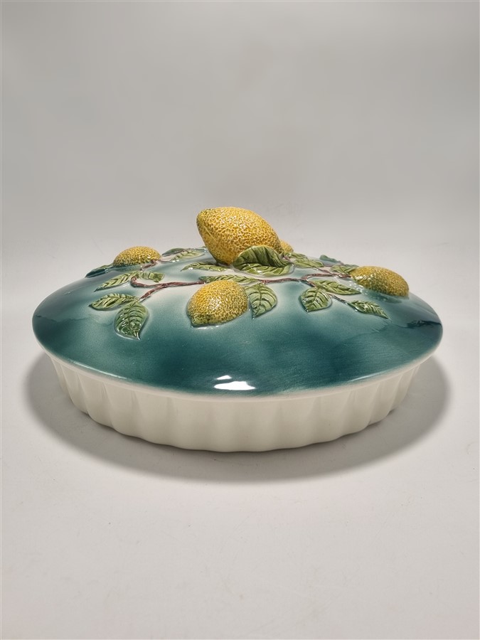 Plat à couvercle vintage en barbotine