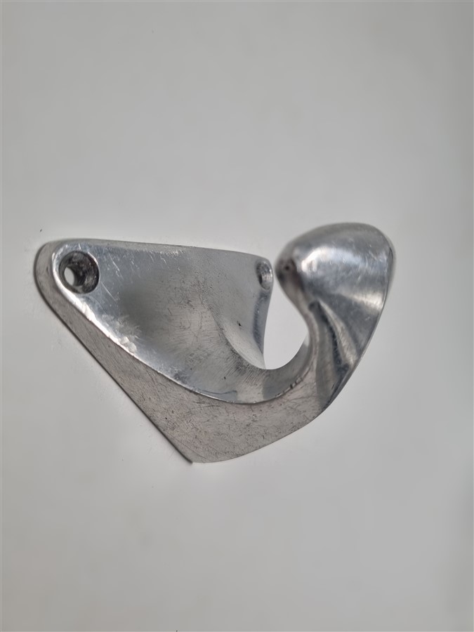 patere vintage en aluminium