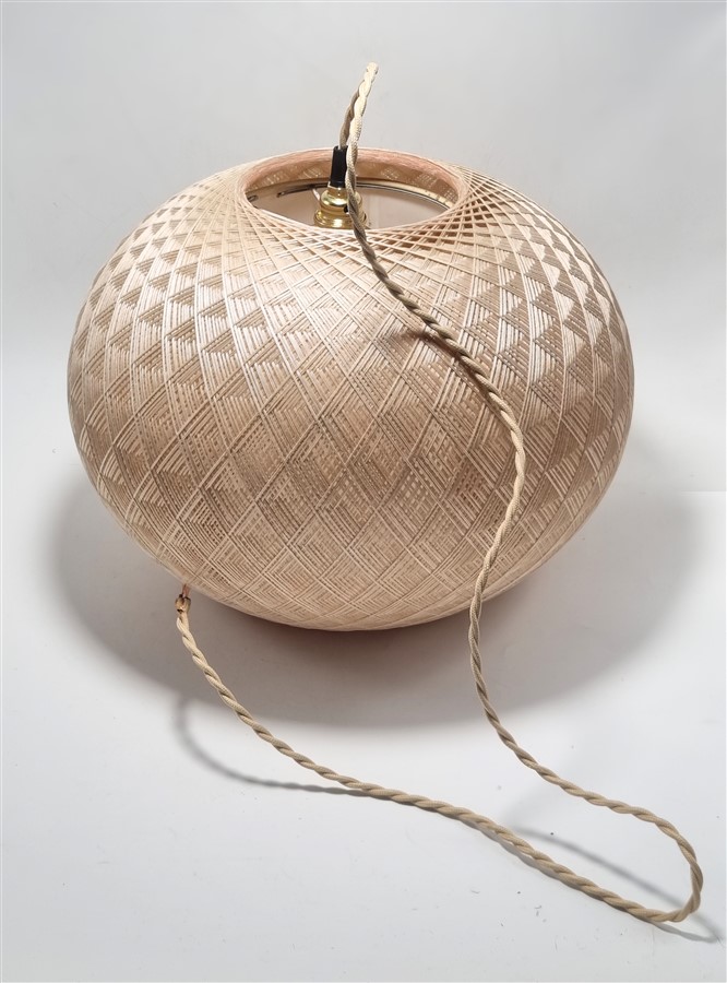 Suspension vintage en fils tressés