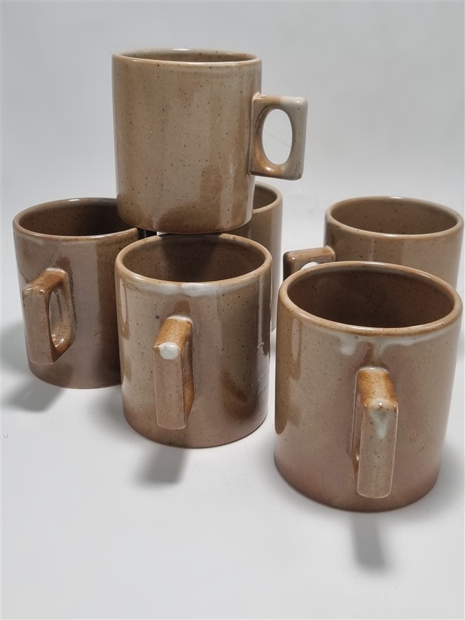 6 mugs vintage en gres