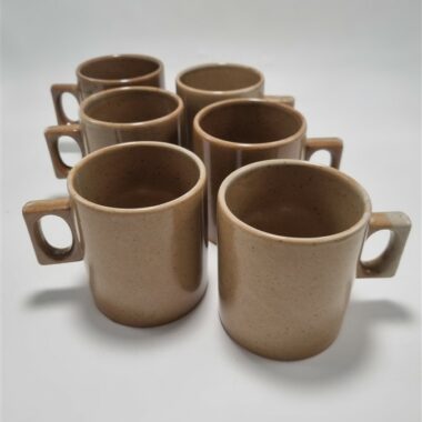 6 mugs vintage en gres