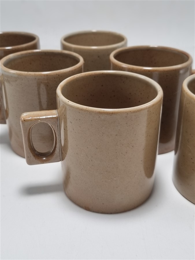 6 mugs vintage en gres