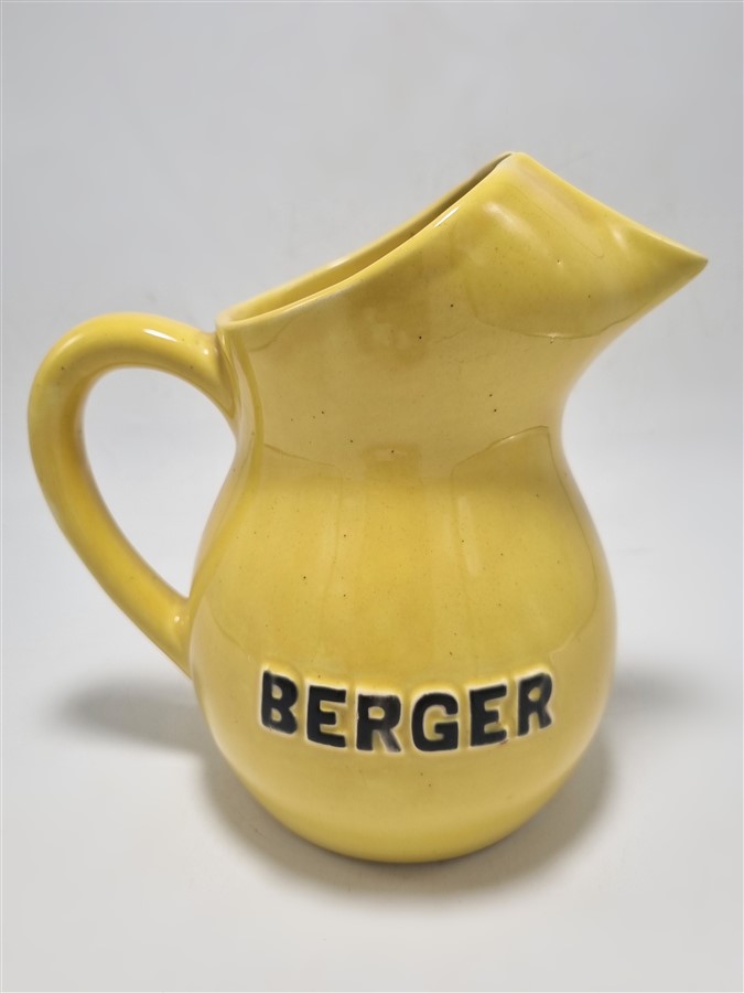 Pichet vintage berger en ceramique jaune