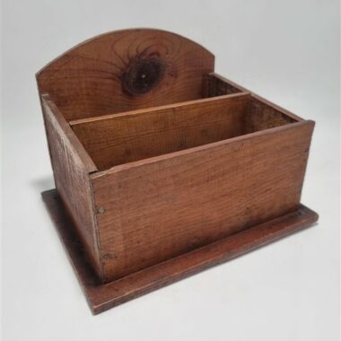 Ancien range courrier en bois