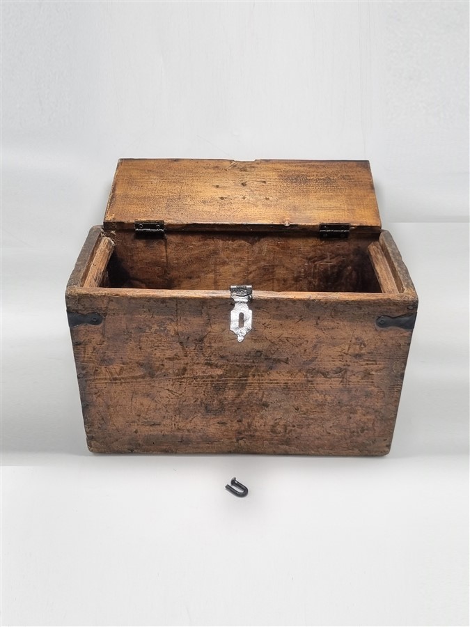 Ancienne mallette en bois