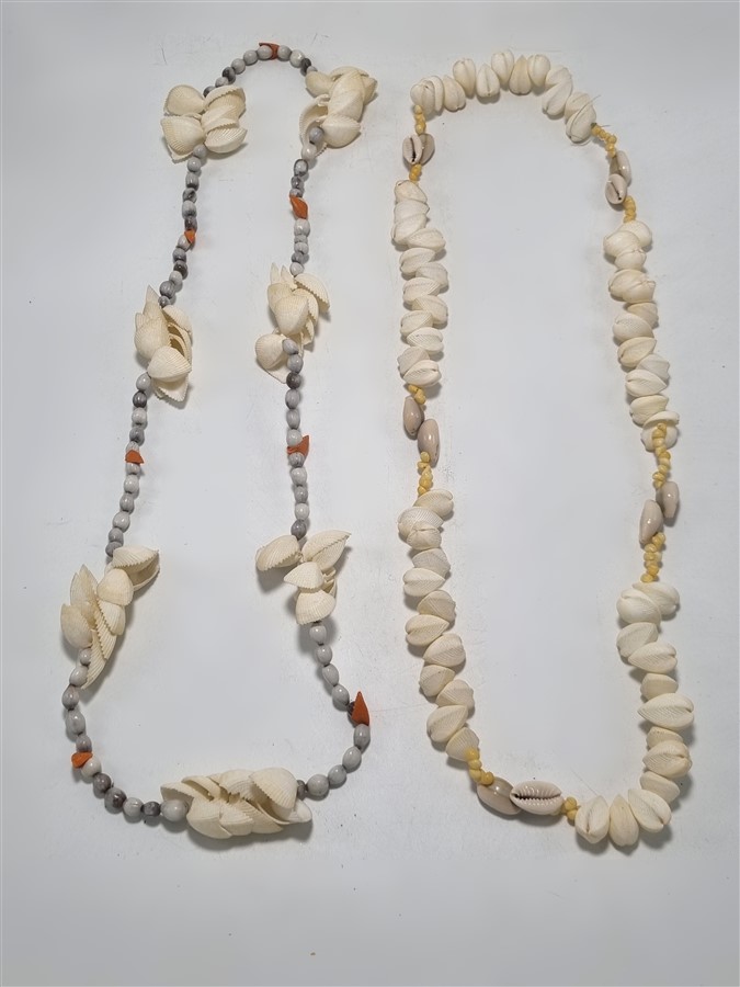 Colliers de coquillages