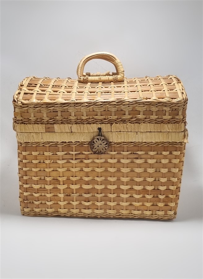 mallette vintage en osier