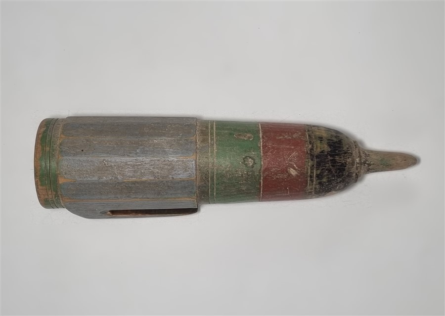 Rare Modèle d'Obus Pédagogique en Bois Peint - Artillerie Française