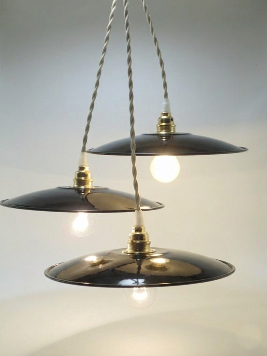 trio de suspensions en tole emaillee noire