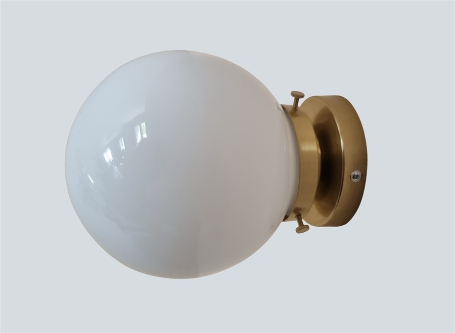 paire d appliques murales globes opaline