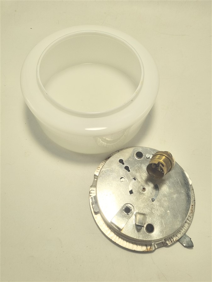 plafonnier en opaline blanche