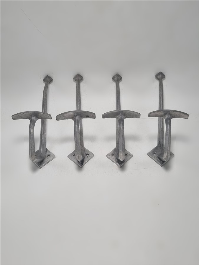 Lot de 4 patères vintage en aluminium
