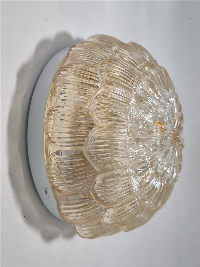 plafonnier vintage en verre ambre