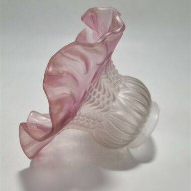 tulipe en verre a la bordure rose